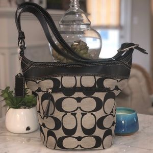 Coach signature canvas bucket bag convertible. 😎